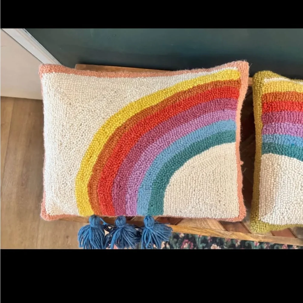 Pair of Jungalow By Justina Blakeney Bow Hooked Throw Pillows - Picture 2 of 4